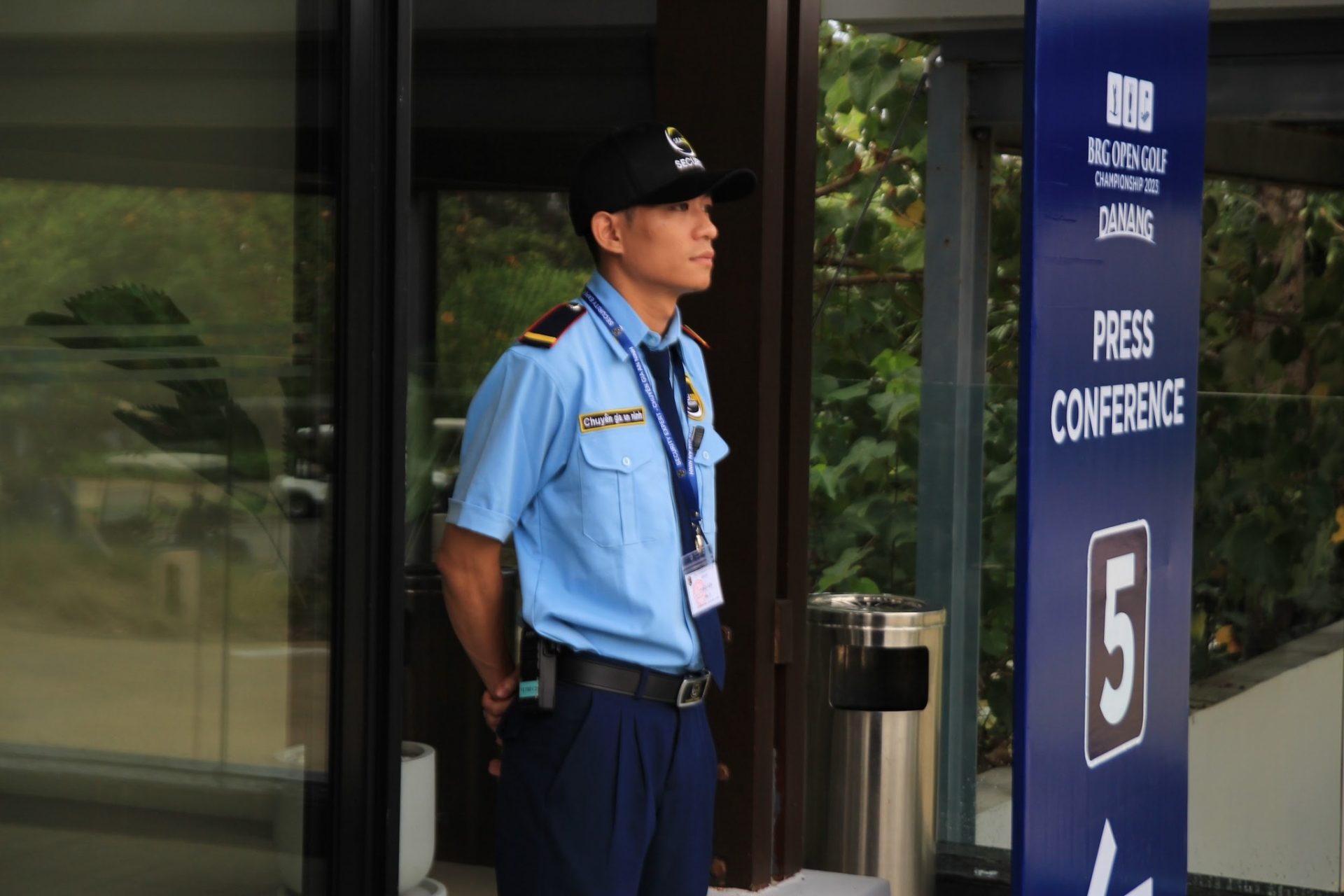 SeaZen 31 - nhan vien gate